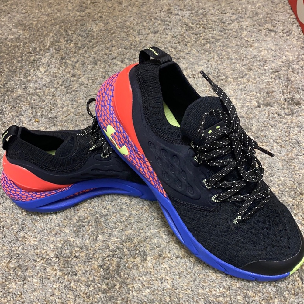 Barely worn Under armor phantom size 8